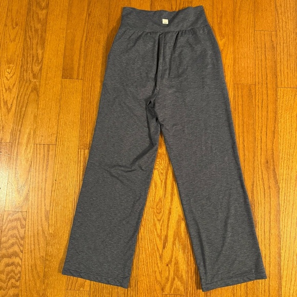 Vuori Wide Leg Grey Pants Women’s Size XS - Picture 2 of 5